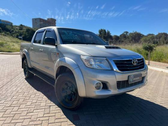 TOYOTA HILUX 3.0 SR 4X4 CD 16V TURBO INTERCOOLER DIESEL 4P MANUAL TOYOTA HILUX 3.0 SR 4X4 CD 16V TURBO INTERCOOLER DIESEL 4P MANUAL